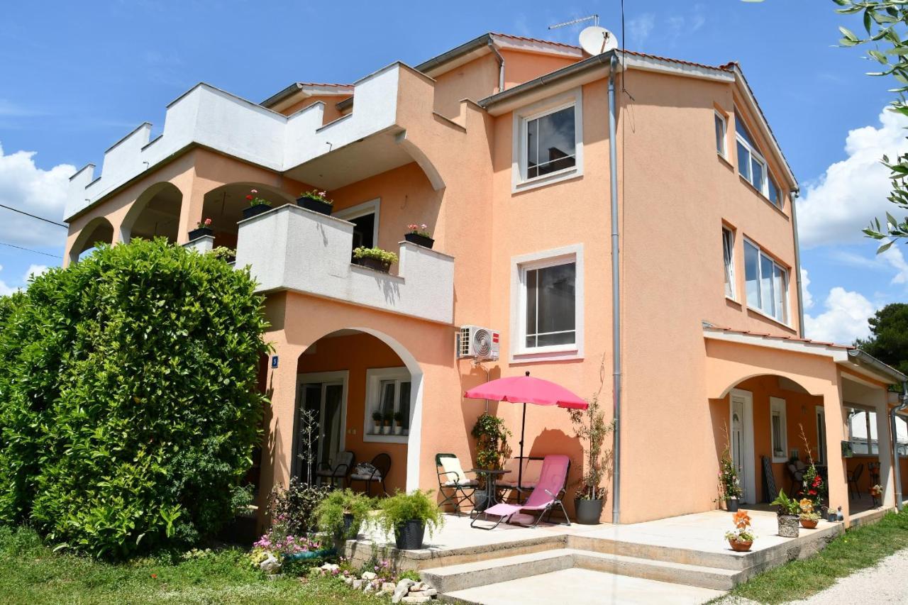 Apartmani Joja Biograd Na Moru Buitenkant foto