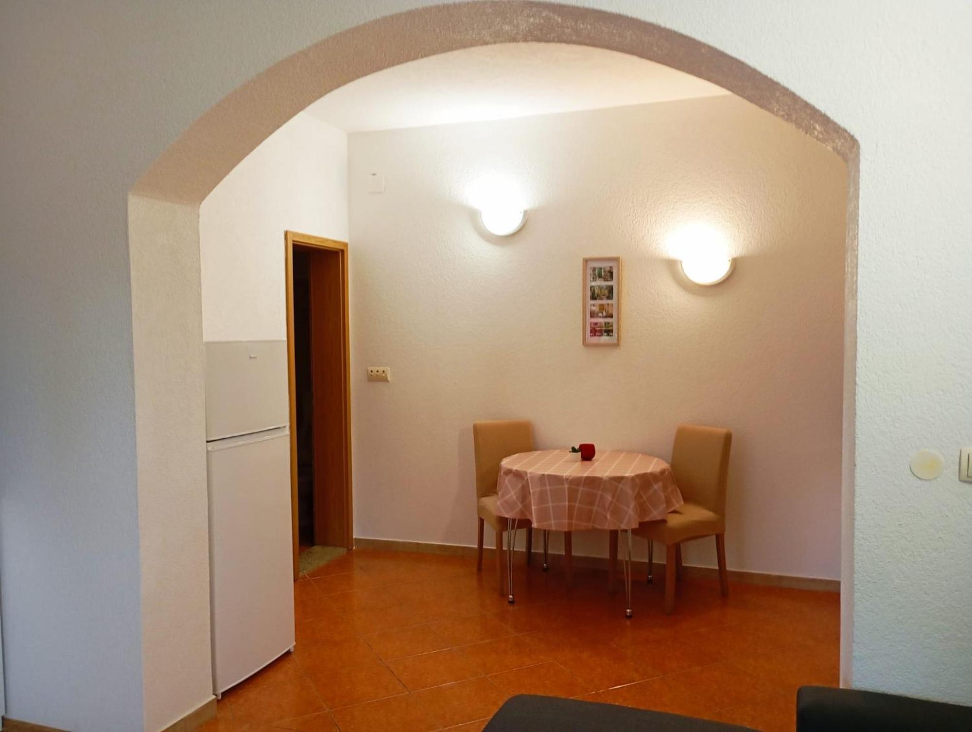 Apartmani Joja Biograd Na Moru Buitenkant foto
