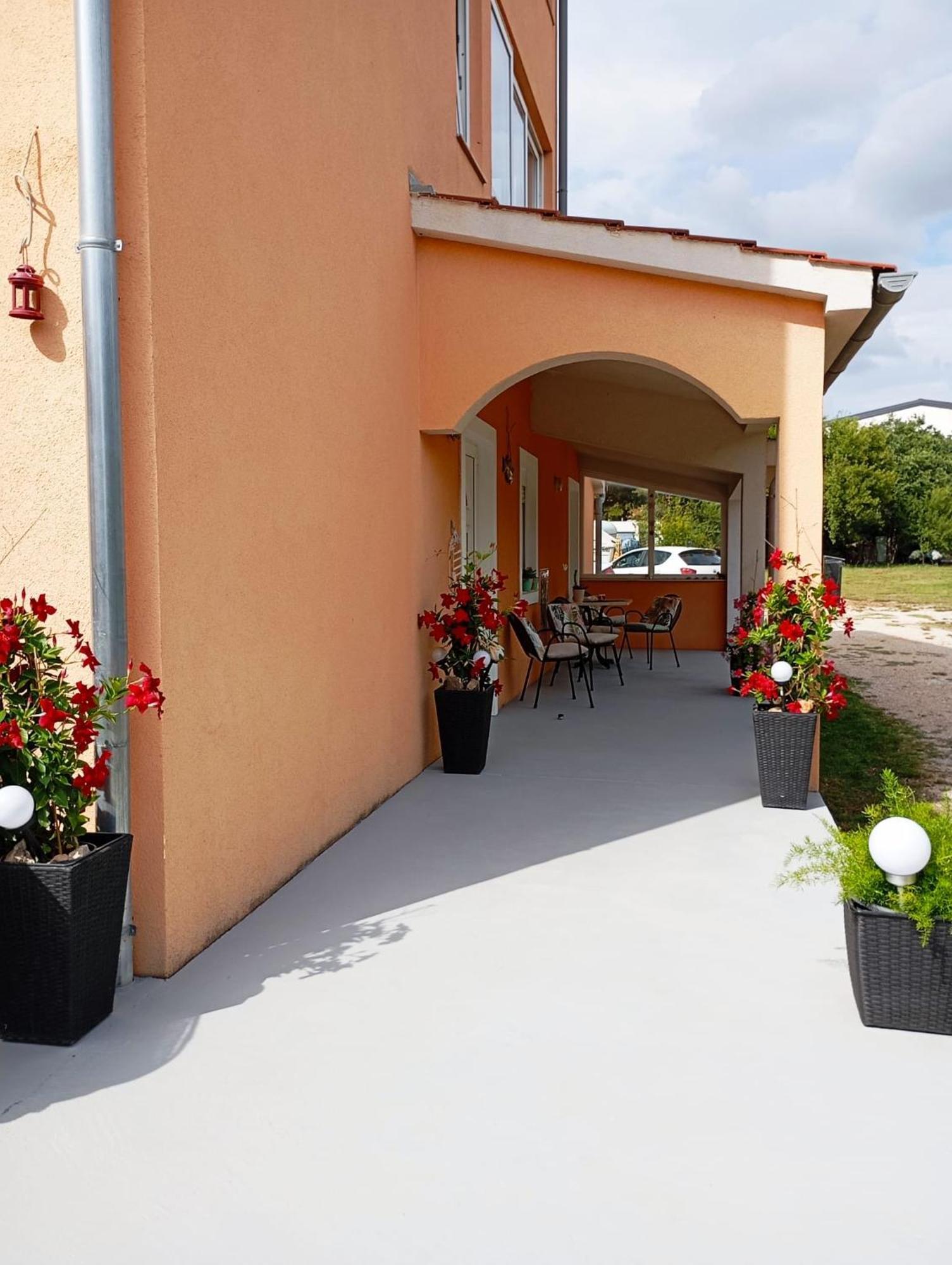 Apartmani Joja Biograd Na Moru Buitenkant foto
