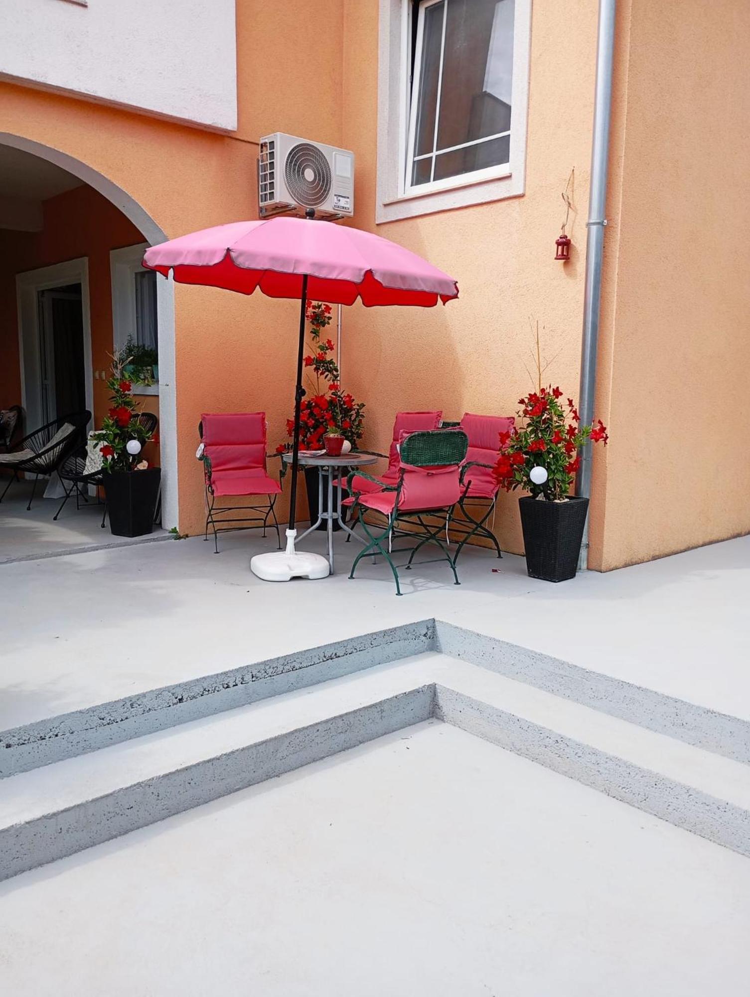 Apartmani Joja Biograd Na Moru Buitenkant foto
