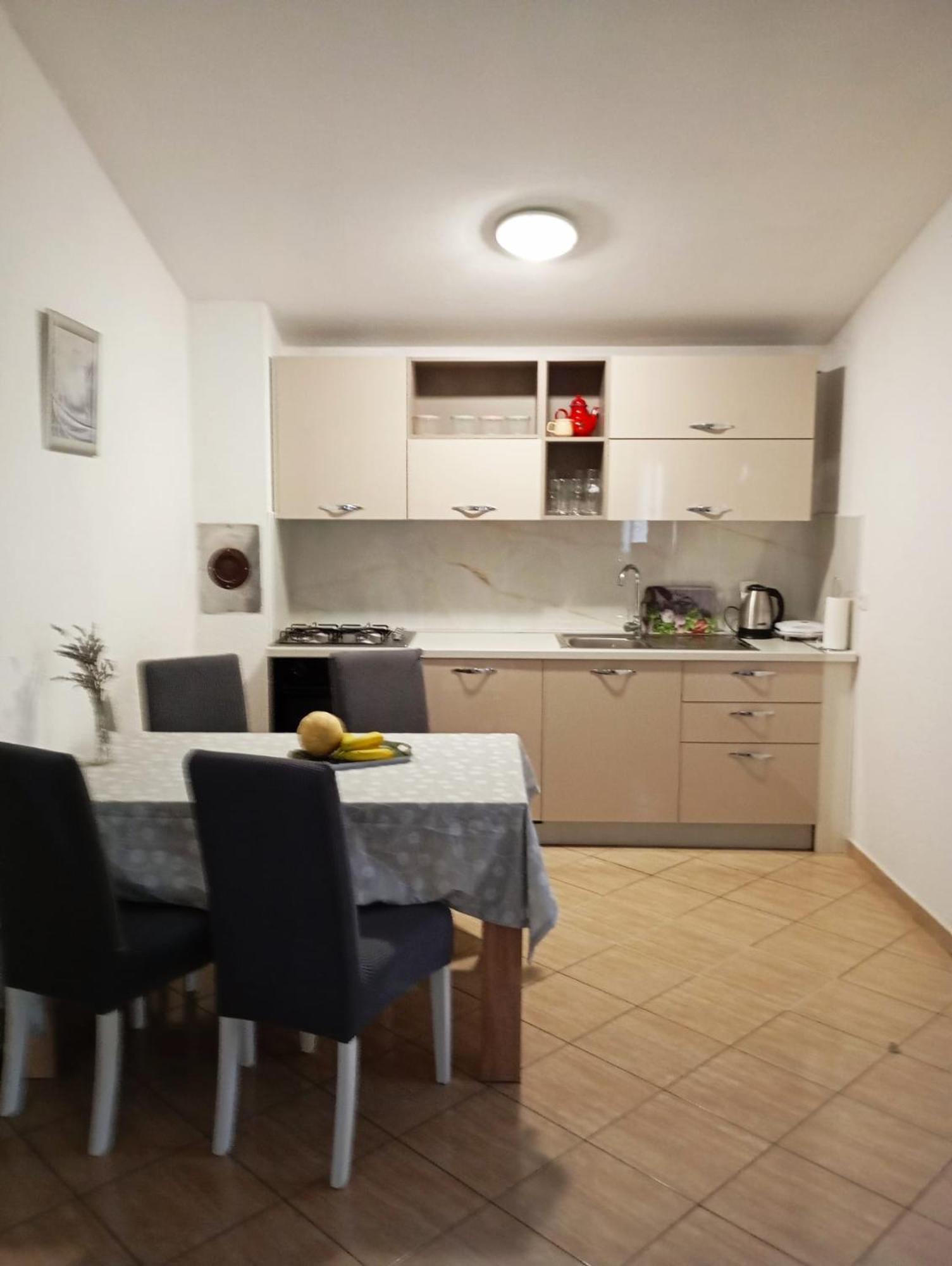 Apartmani Joja Biograd Na Moru Buitenkant foto